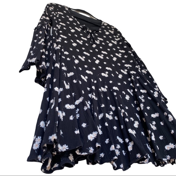 SOLD | Vestique | Bohemian Floral Dress | Small - Picture 4 of 5